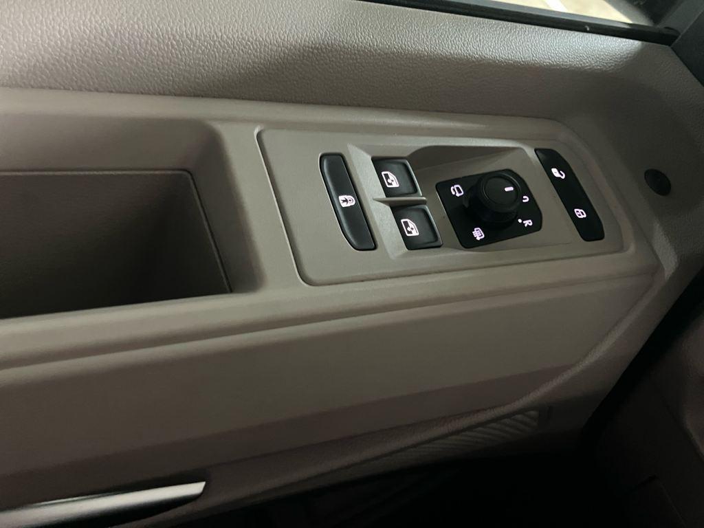 Volkswagen Multivan 1.5 eHybrid 4Motion 180 kW (245 CV) DSG - 13