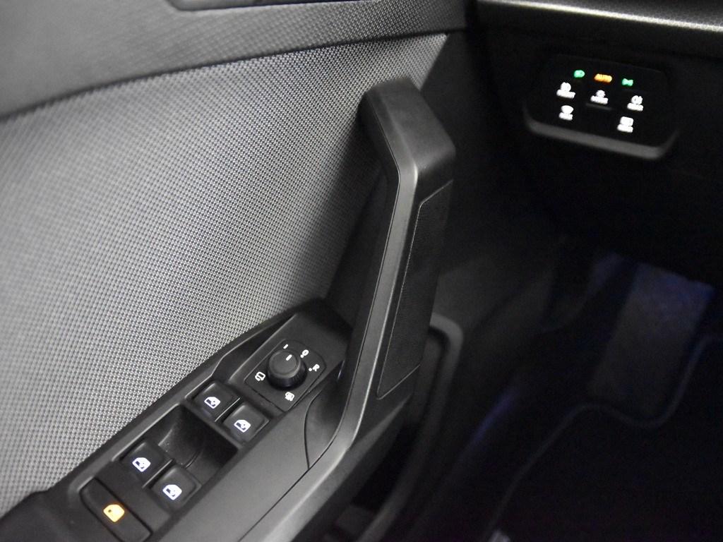 SEAT León 1.5 eTSI Style 25 Aniversario DSG 85 kW (116 CV) - 17