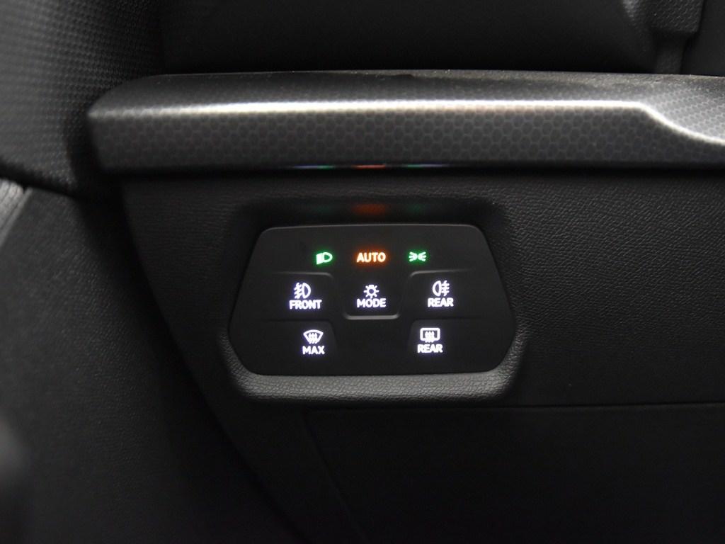 SEAT León 1.5 eTSI Style 25 Aniversario DSG 85 kW (116 CV) - 18