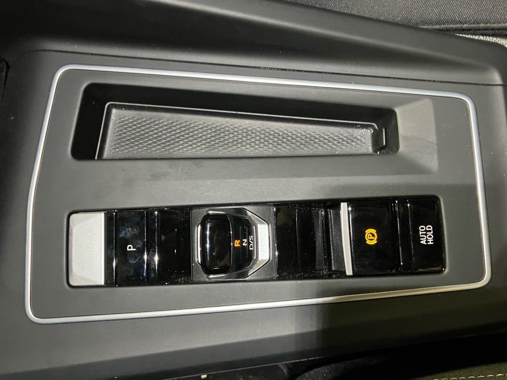 Volkswagen Golf Life 2.0 TDI 85 kW (115 CV) DSG - 11