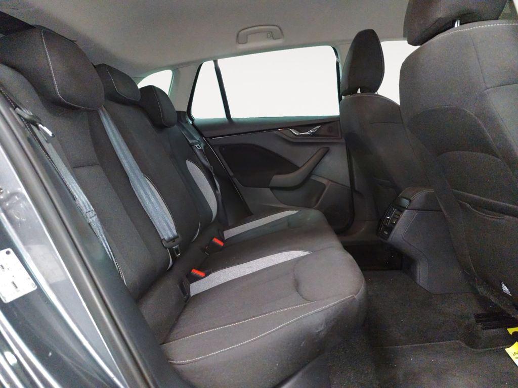 Skoda Kamiq 1.0 TSI Selection DSG 85 kW (115 CV) - 5