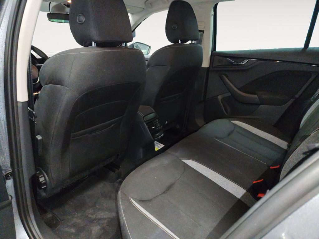 Skoda Kamiq 1.0 TSI Selection DSG 85 kW (115 CV) - 14