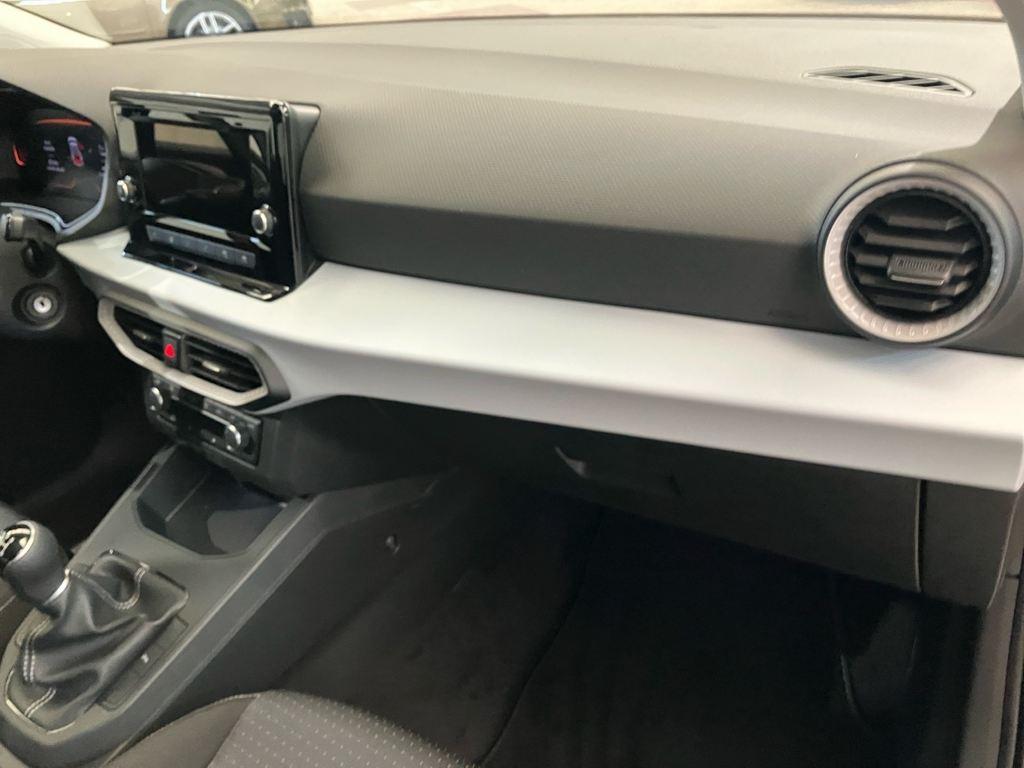 SEAT Ibiza 1.0 TSI S&S Style XM 85 kW (115 CV) - 13