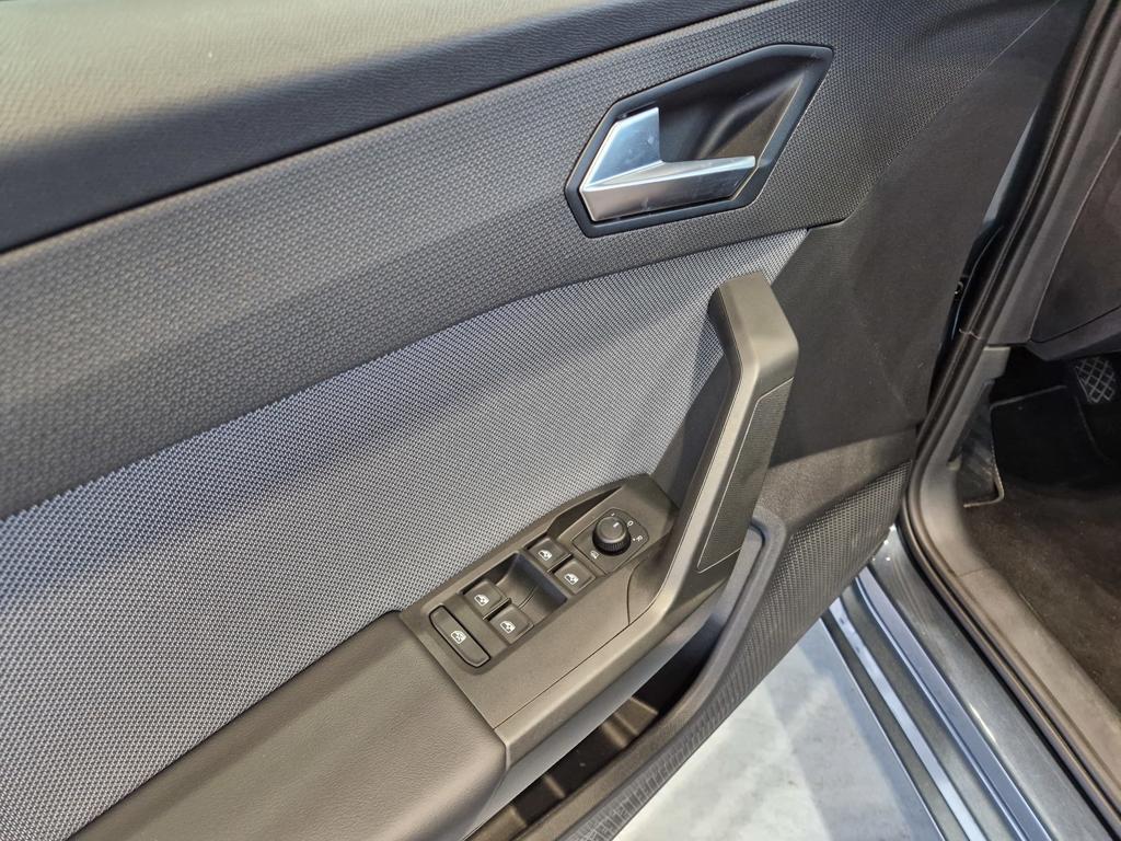 SEAT León 1.0 TSI S&S Style XS 81 kW (110 CV) - 9