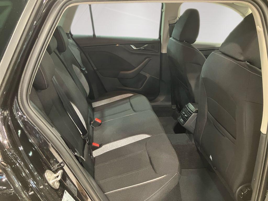 Skoda Kamiq 1.0 TSI Selection DSG 85 kW (115 CV) - 5