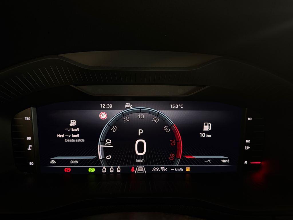 Skoda Karoq 1.5 TSI ACT Selection DSG 110 kW (150 CV) - 10