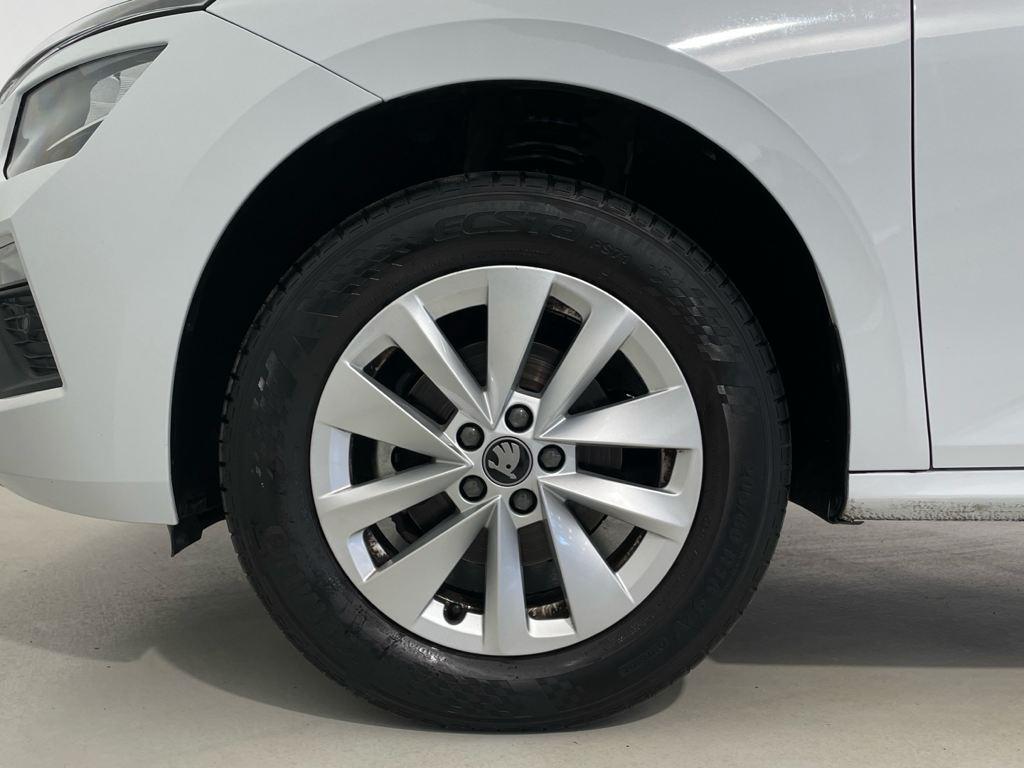 Skoda Kamiq 1.0 TSI Selection DSG 85 kW (115 CV) - 7