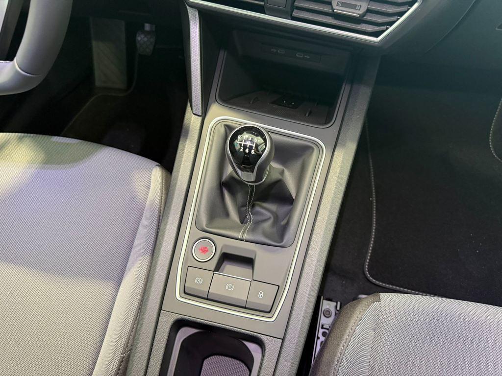 SEAT León 1.5 TSI S&S Style 25 Aniversario 85 kW (116 CV) - 11