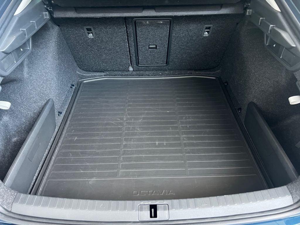 Skoda Octavia 1.5 TSI m-HEV Selection DSG 110 kW (150 CV) - 6