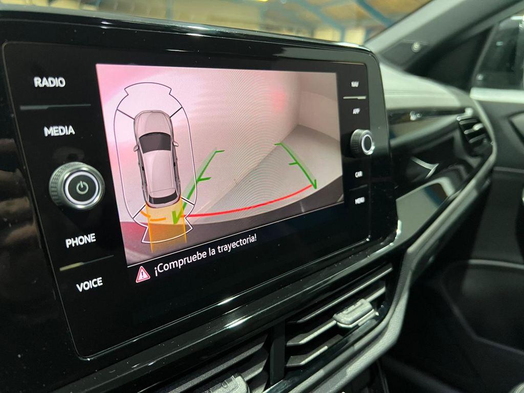 Volkswagen T-Roc R-Line 1.5 TSI 110 kW (150 CV) - 9