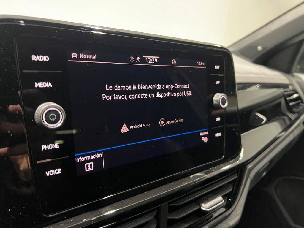 Volkswagen T-Roc R-Line 1.5 TSI 110 kW (150 CV) - 10