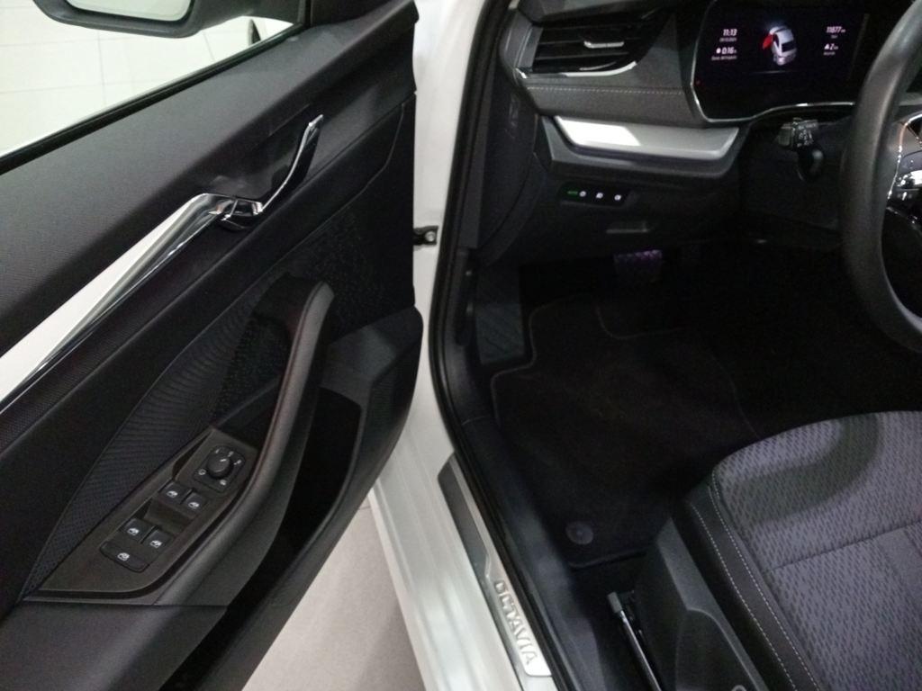 Skoda Octavia 2.0 TDI Selection DSG 110 kW (150 CV) - 16