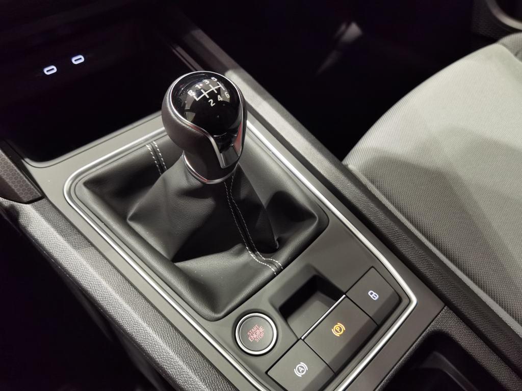 SEAT León 1.5 TSI S&S Style 25 Aniversario 85 kW (116 CV) - 9