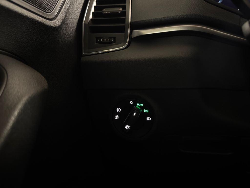 Skoda Karoq 1.5 TSI ACT Ambition DSG 110 kW (150 CV) - 12