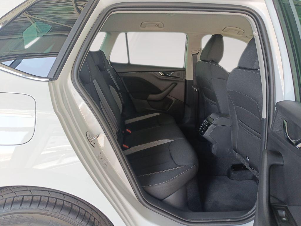 Skoda Kamiq 1.0 TSI Selection DSG 85 kW (115 CV) - 5