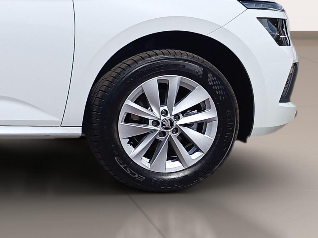 Skoda Kamiq 1.0 TSI Selection DSG 85 kW (115 CV) - 7