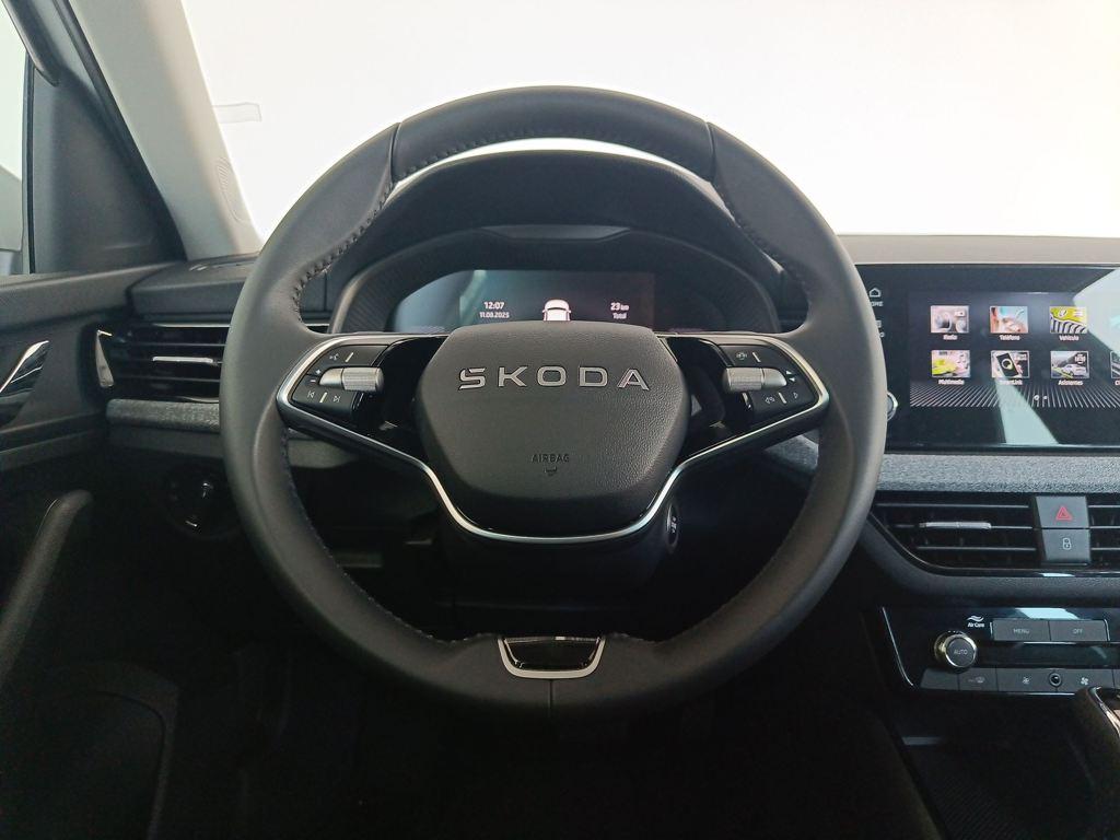 Skoda Kamiq 1.0 TSI Selection DSG 85 kW (115 CV) - 10