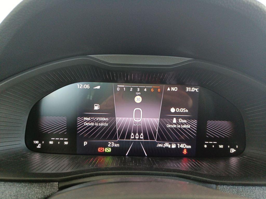 Skoda Kamiq 1.0 TSI Selection DSG 85 kW (115 CV) - 12