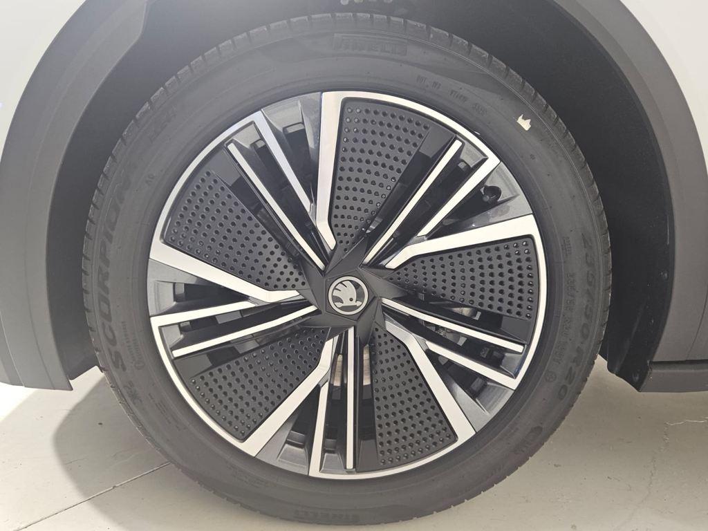 Skoda Elroq 60 63 kWh 150 kW (204 CV) - 7