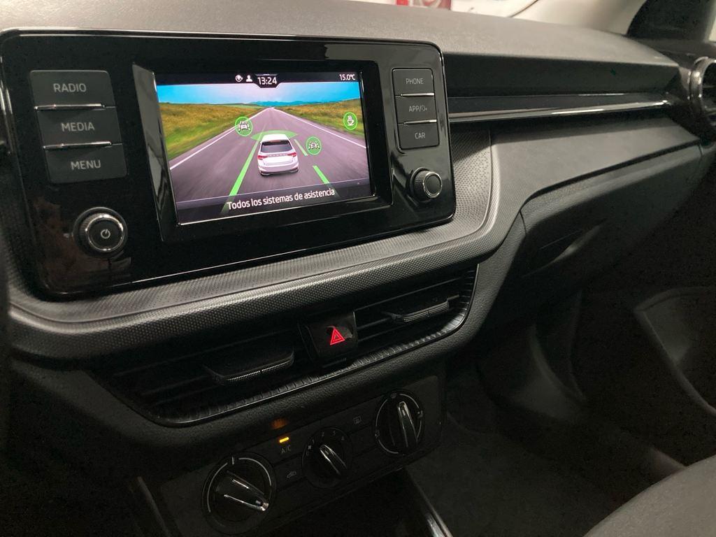 Skoda Fabia 1.0 TSI Active 70 kW (95 CV) - 13