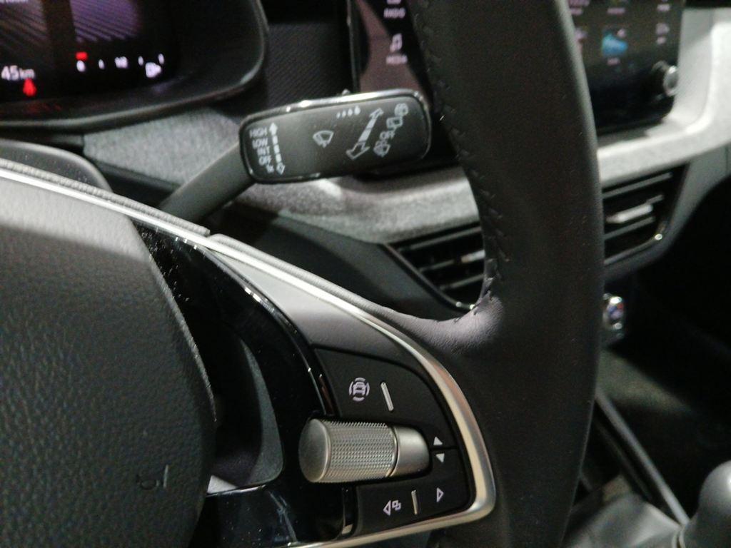 Skoda Kamiq 1.0 TSI Selection DSG 85 kW (115 CV) - 12