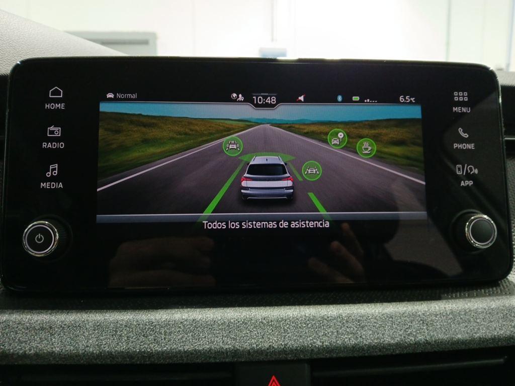 Skoda Kamiq 1.0 TSI Selection DSG 85 kW (115 CV) - 14