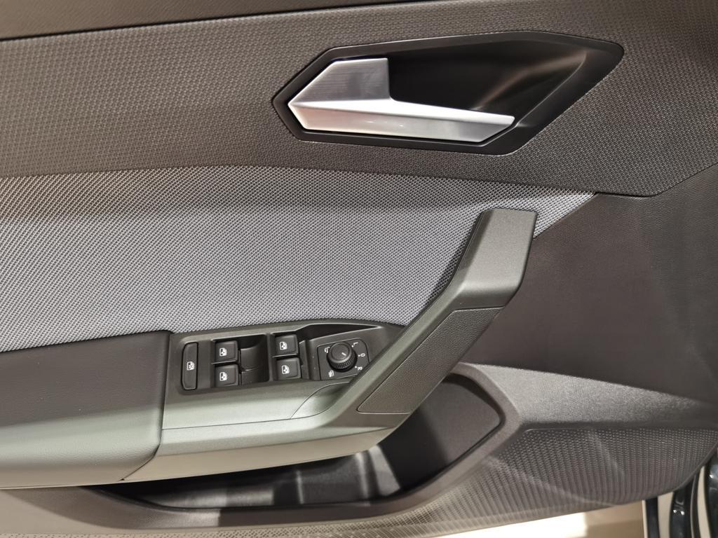 SEAT León 1.5 eTSI Style 25 Aniversario DSG 85 kW (116 CV) - 19