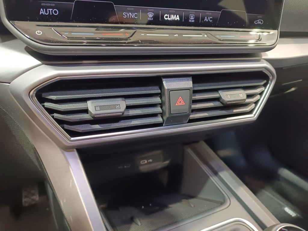 SEAT León 1.5 TSI S&S FR 25 Aniversario 85 kW (116 CV) - 11