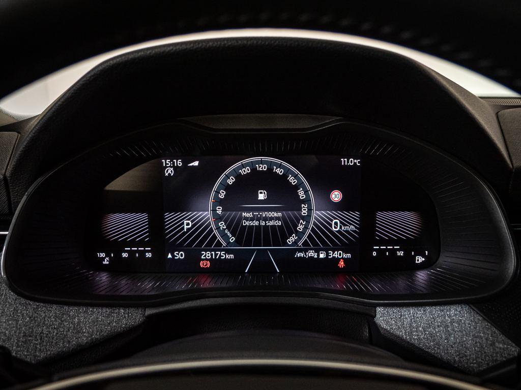 Skoda Kamiq 1.0 TSI Selection DSG 85 kW (115 CV) - 12