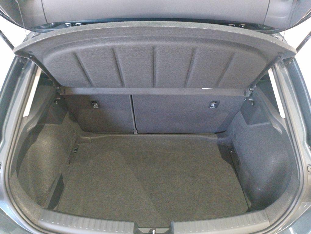 SEAT León 1.5 eTSI Style 25 Aniversario DSG 85 kW (116 CV) - 6