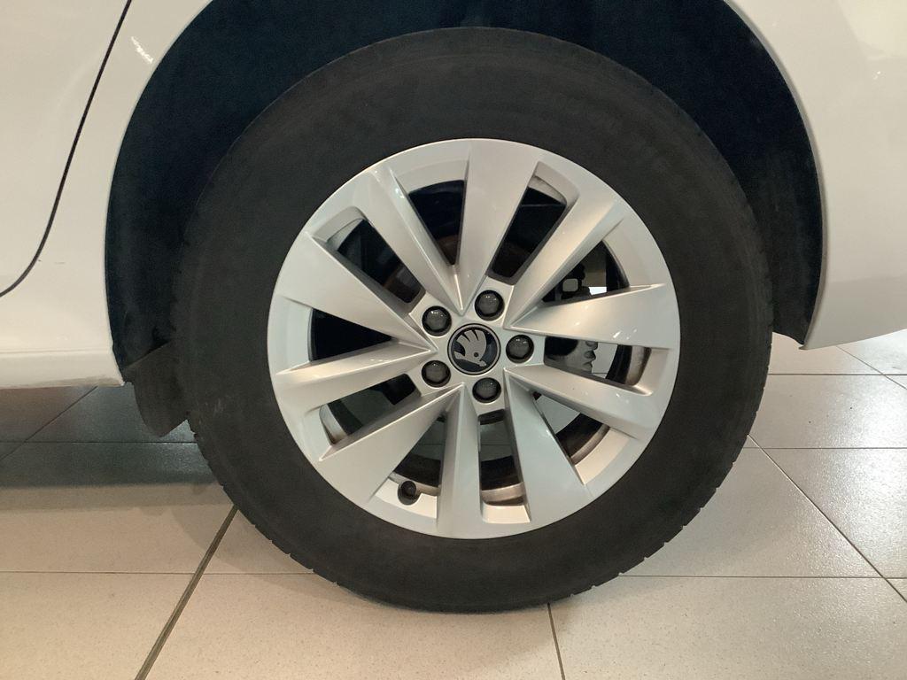 Skoda Kamiq 1.0 TSI Selection DSG 85 kW (115 CV) - 7