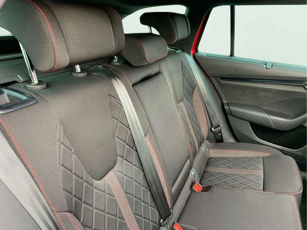 Skoda Octavia Combi 2.0 TSI RS DSG 180 kW (245 CV) - 17