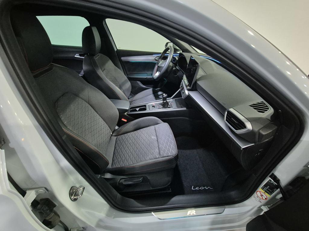 SEAT León 1.5 TSI S&S FR 25 Aniversario 85 kW (116 CV) - 4