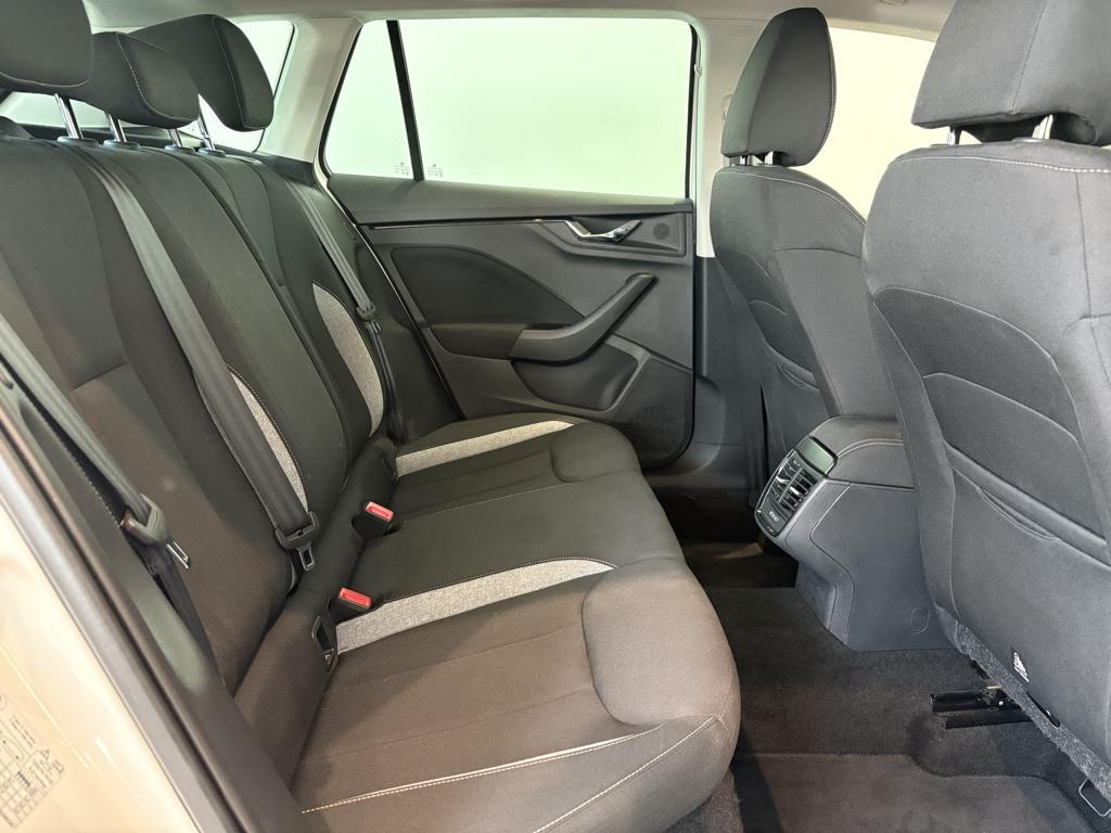 Skoda Kamiq 1.0 TSI Selection 85 kW (115 CV) - 5