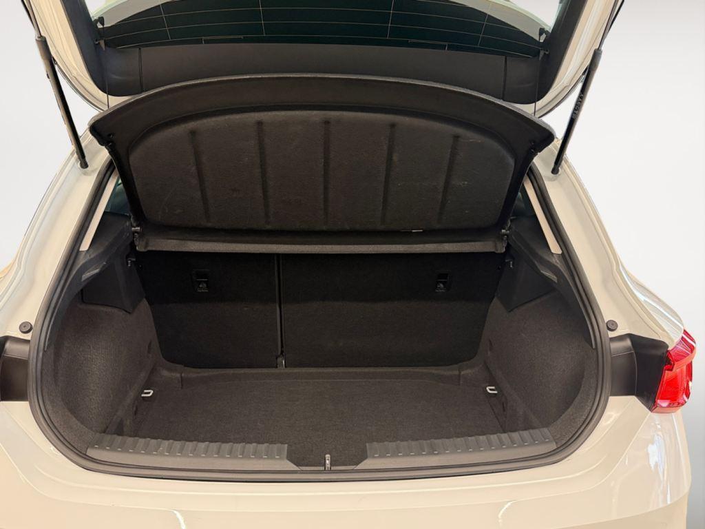 SEAT León 1.5 TSI S&S Style 25 Aniversario 85 kW (116 CV) - 6