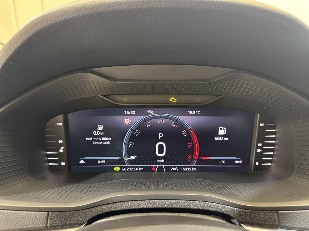 Skoda Karoq 1.5 TSI ACT Selection DSG 110 kW (150 CV) - 12