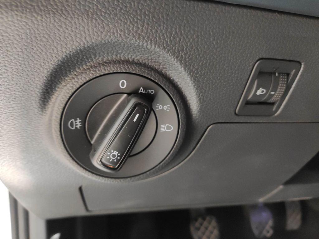 SEAT Arona 1.0 TSI Xperience XM 85 kW (115 CV) - 11