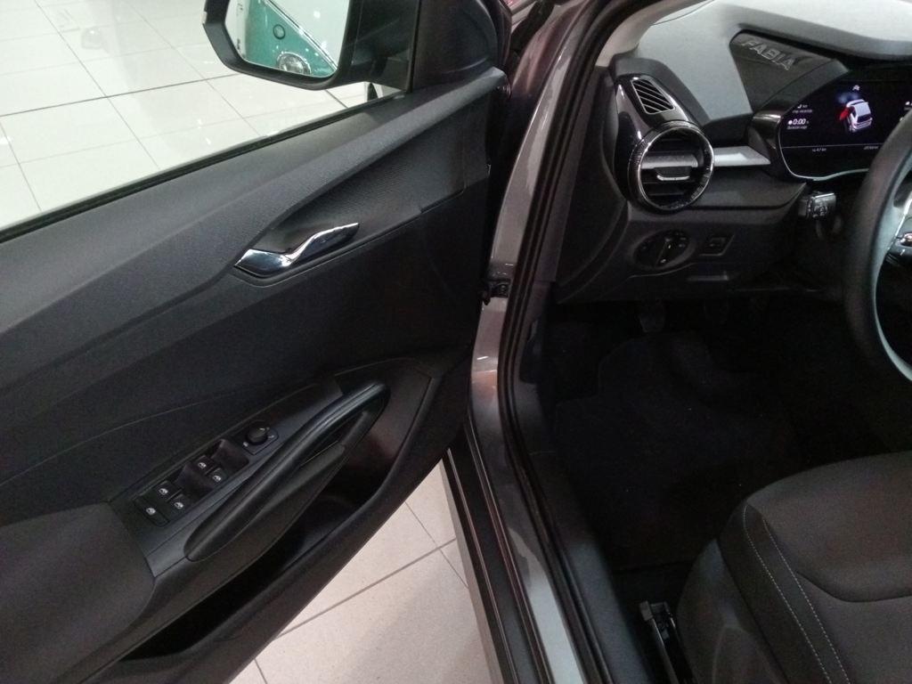 Skoda Fabia 1.0 TSI Selection 70 kW (95 CV) - 17