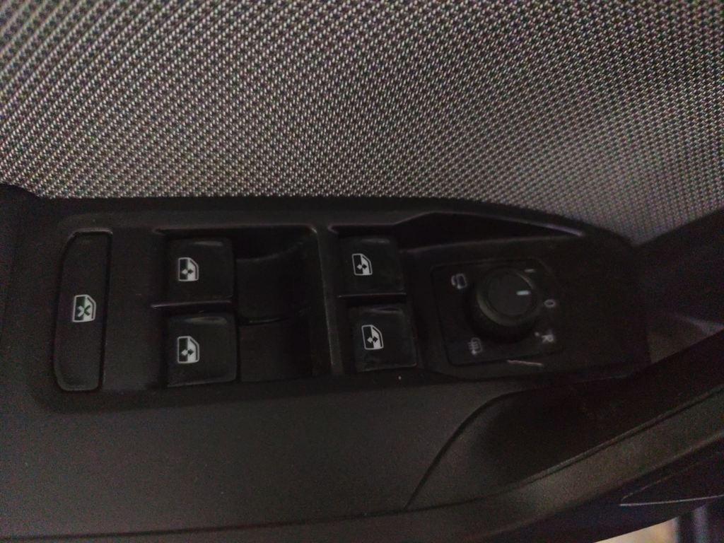 SEAT León ST 2.0 TDI Style XS 85 kW (115 CV) - 9