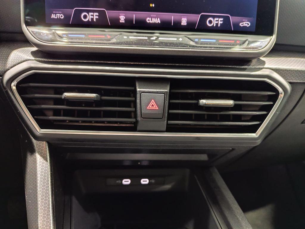 SEAT León 1.5 eTSI Style 25 Aniversario DSG 85 kW (116 CV) - 16