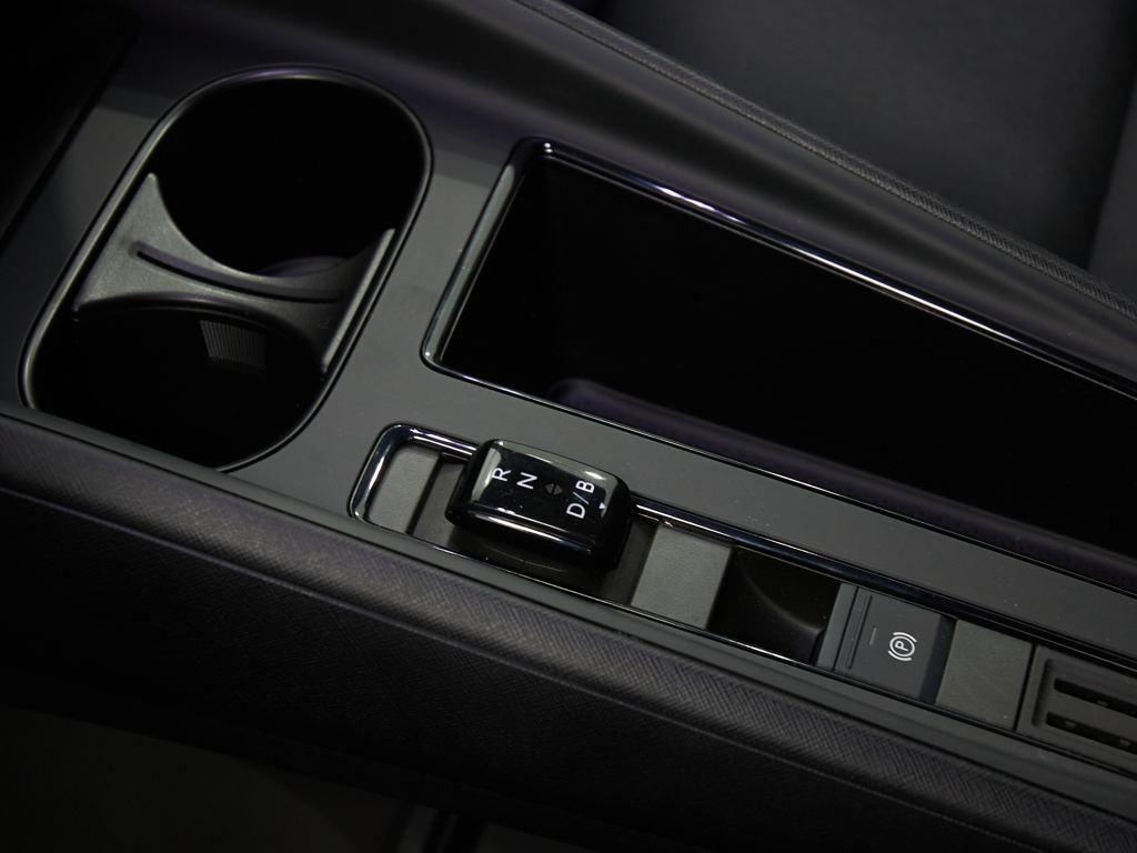 Skoda Elroq 60 63 kWh 150 kW (204 CV) - 12