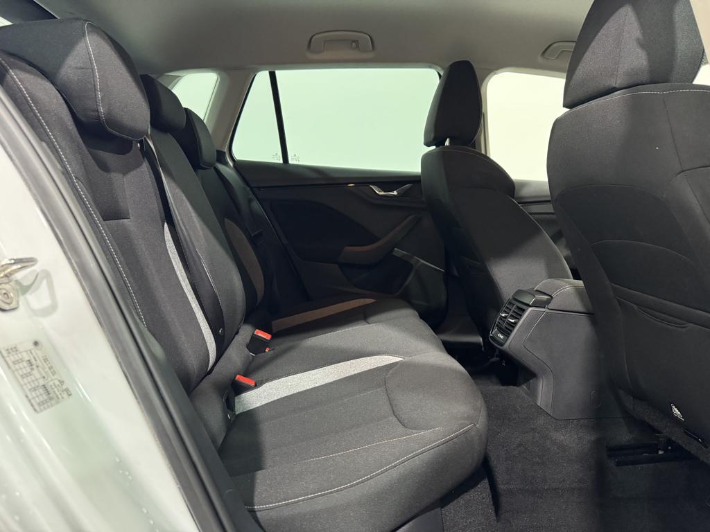 Skoda Kamiq 1.0 TSI Selection DSG 85 kW (115 CV) - 5