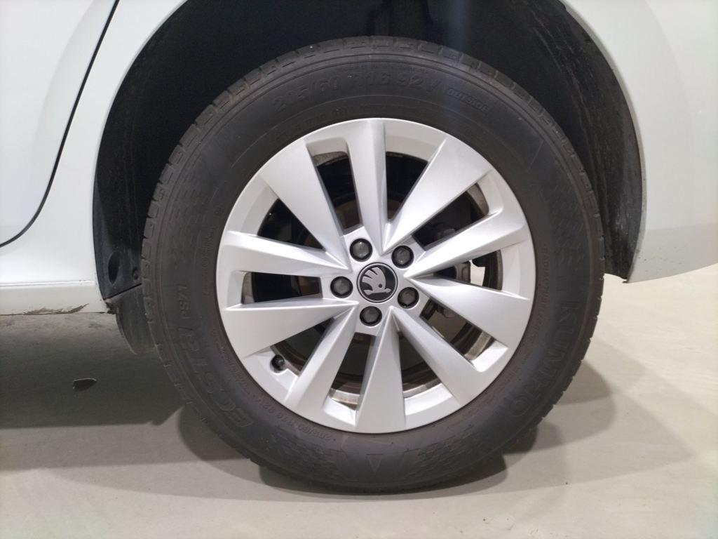 Skoda Kamiq 1.0 TSI Selection DSG 85 kW (115 CV) - 7