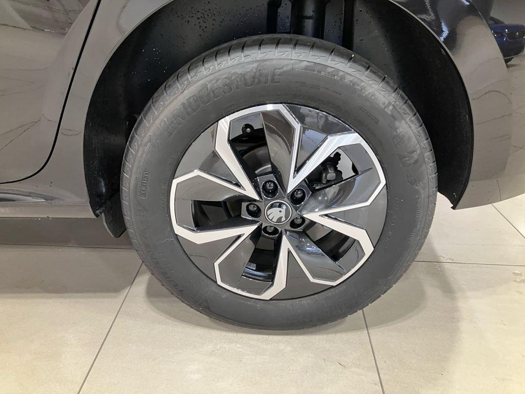 Skoda Kamiq 1.0 TSI Selection DSG 85 kW (115 CV) - 7