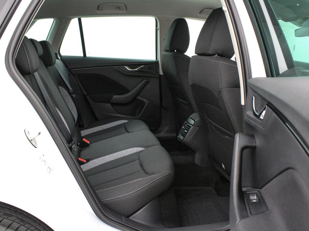 Skoda Kamiq 1.0 TSI Selection DSG 85 kW (115 CV) - 5