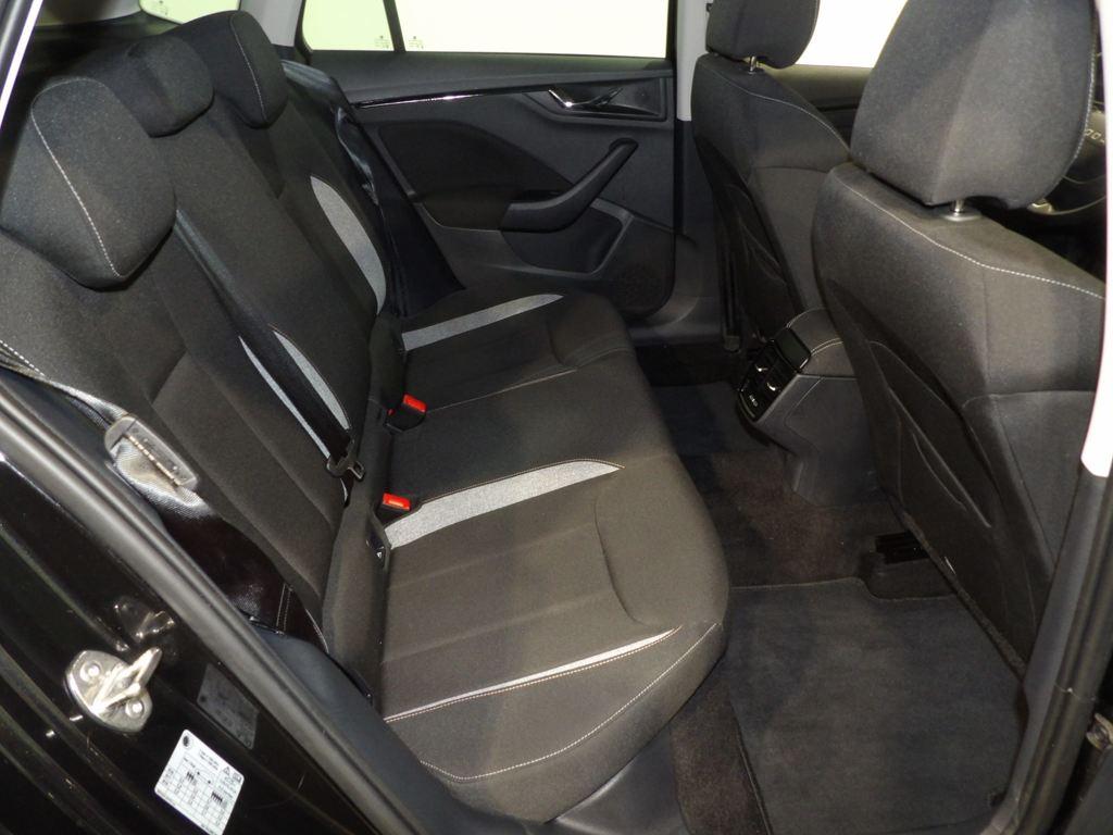 Skoda Kamiq 1.0 TSI Selection DSG 85 kW (115 CV) - 5