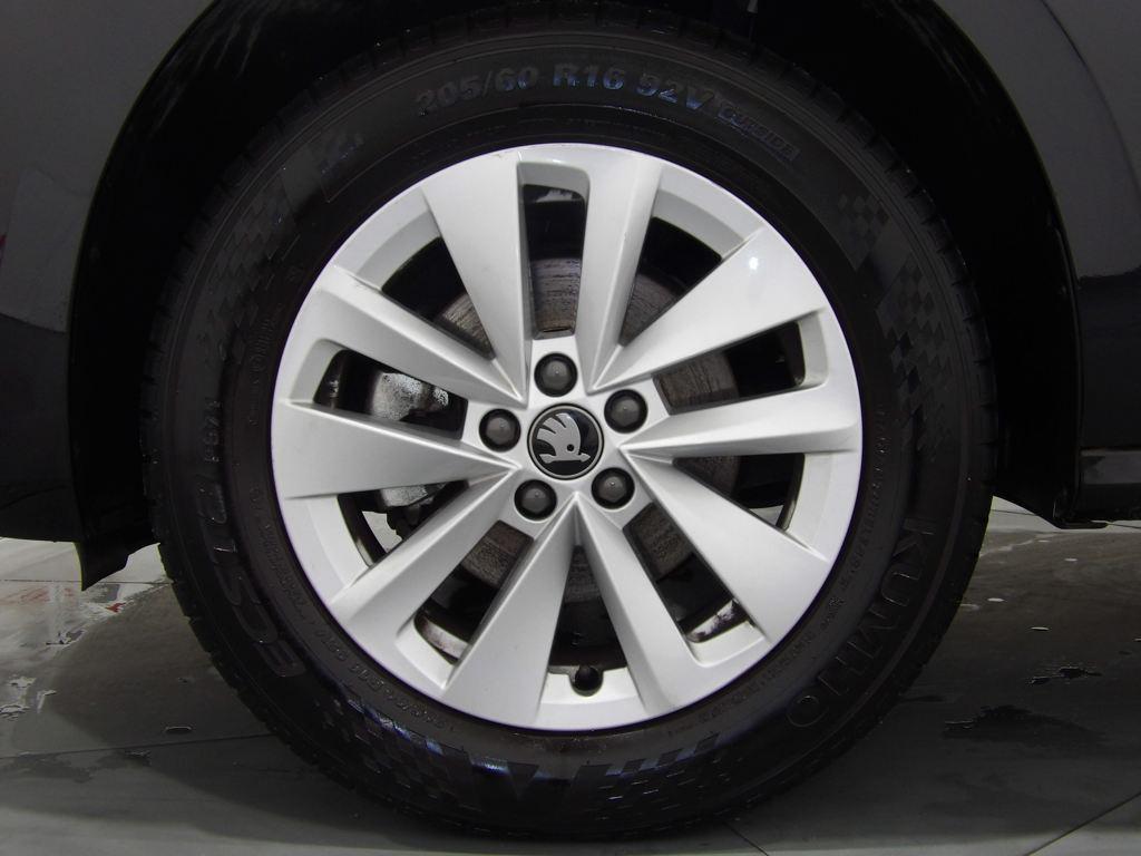 Skoda Kamiq 1.0 TSI Selection DSG 85 kW (115 CV) - 7