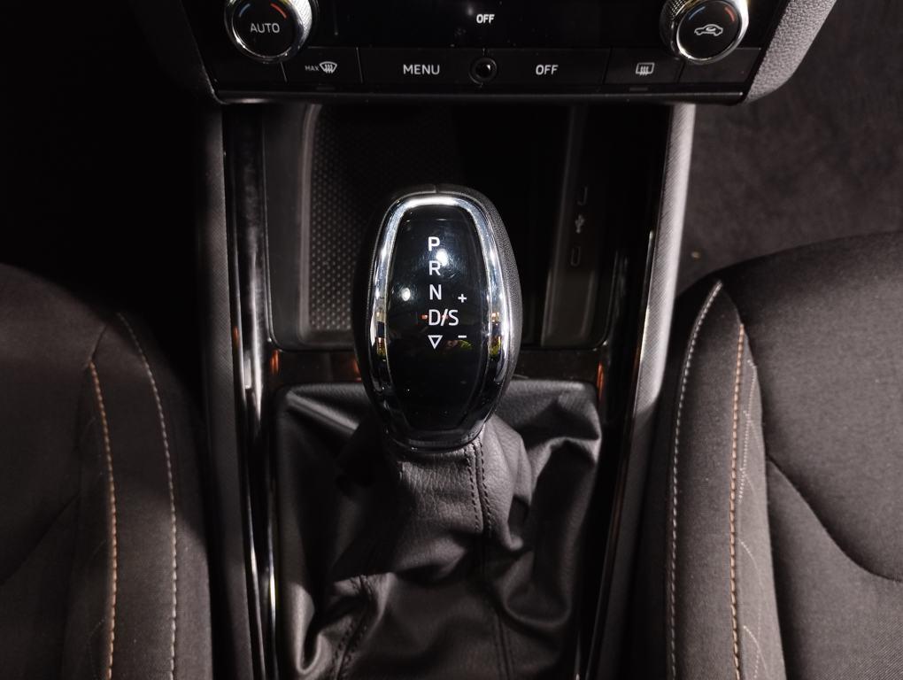 Skoda Kamiq 1.0 TSI Emotion DSG 81 kW (110 CV) - 17