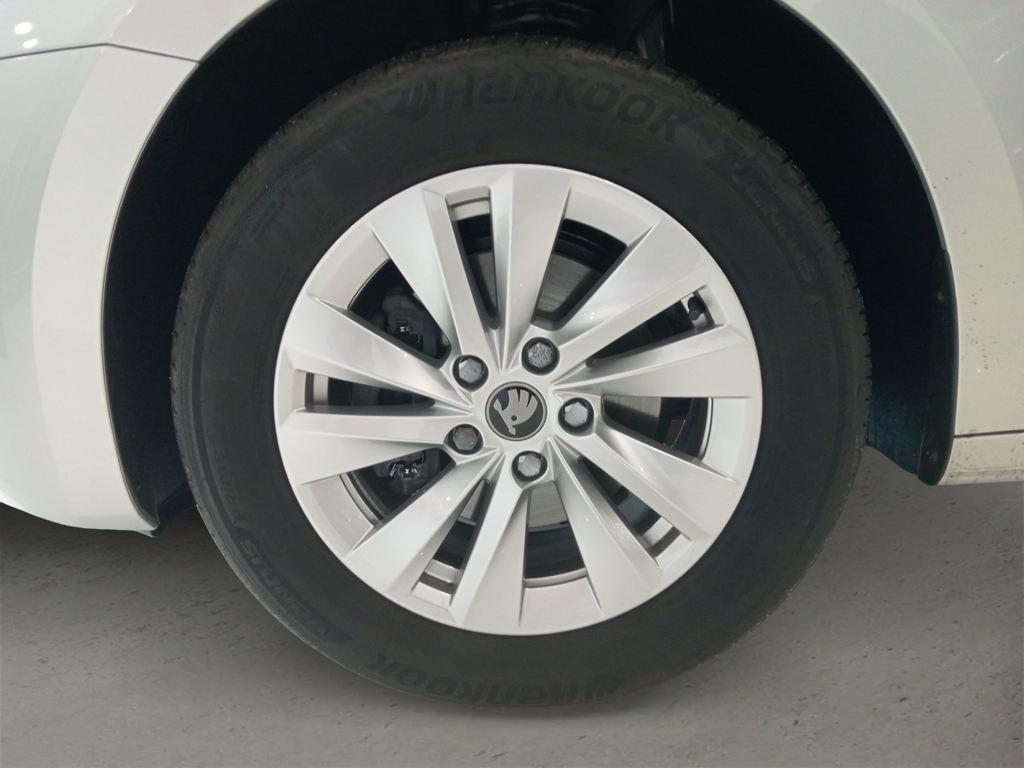 Skoda Octavia 1.5 TSI m-HEV Selection DSG 110 kW (150 CV) - 7