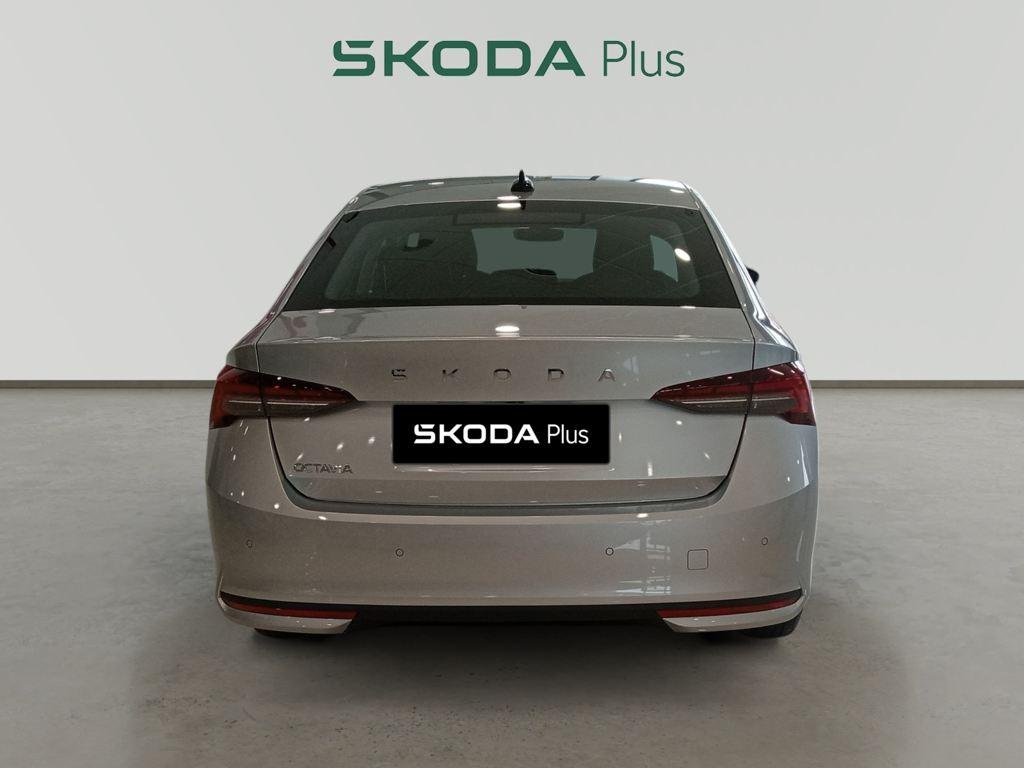 Skoda Octavia 1.5 TSI m-HEV Selection DSG 110 kW (150 CV) - 10